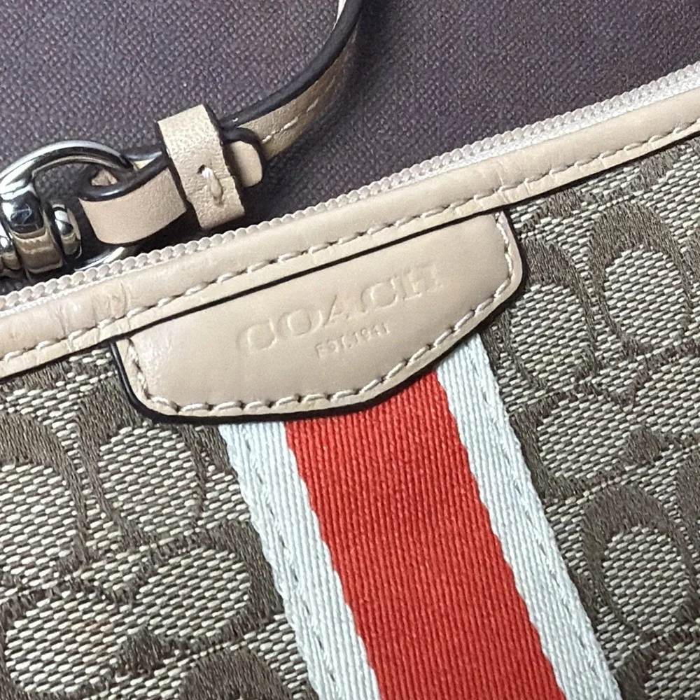 Coach F50594 Signature Stripe Canvas Wristlet Y2K Aesthetic Preppy Hangtag